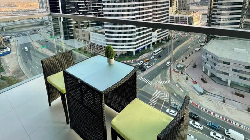 Modern Stylish 1 Bedroom Apartment in Downtown Dubai near Dubai Mall